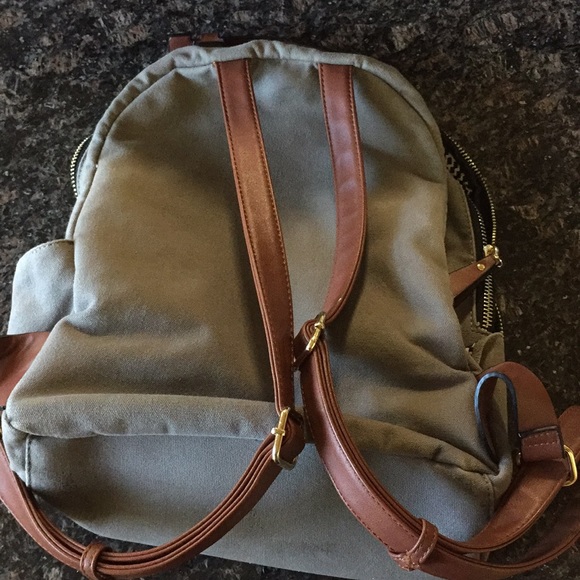 Grey chic backpack - Picture 5 of 7